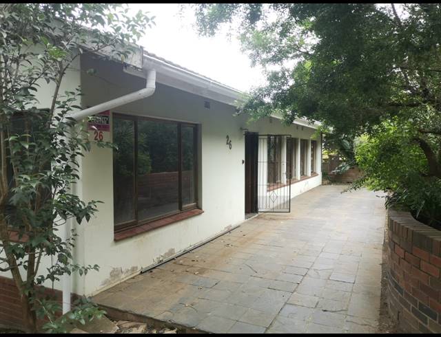 3 BEDROOM HOUSE RENTED IN BISLEY